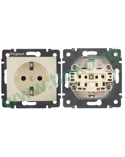 Розетка Valena 2К+3 с защитными шторками, на винтах 16А 250В, слоновая кость (774321). Розетка. LegranD в Новомосковске